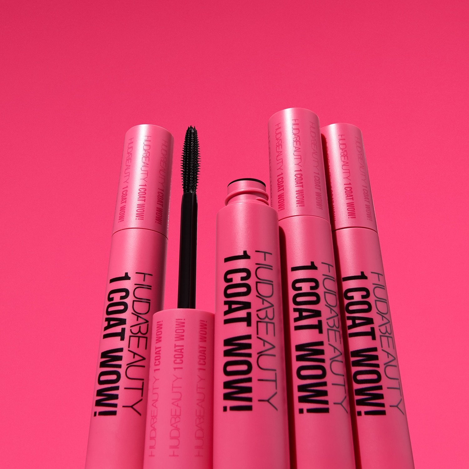 HUDA BEAUTY 1 Coat Wow! Extra Volumizing and Lifting 06